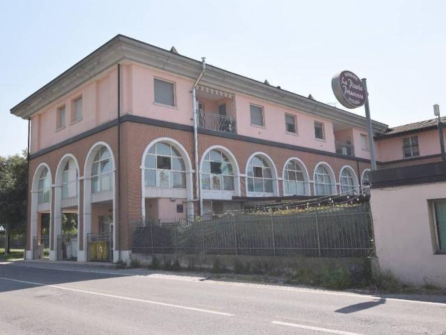 Locale Commerciale in vendita a Mazzano, Lombardia