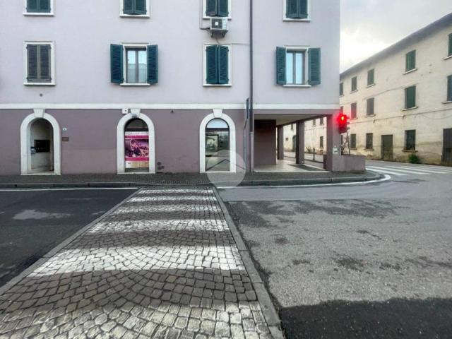 Locale Commerciale in vendita a Molinetto, Mazzano