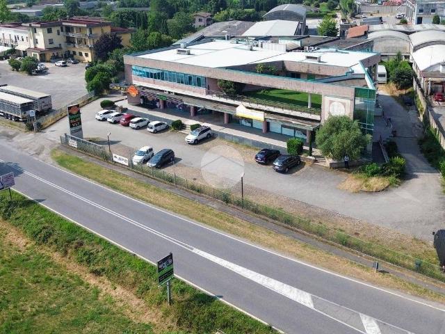 Locale Commerciale in vendita a Molinetto, Mazzano