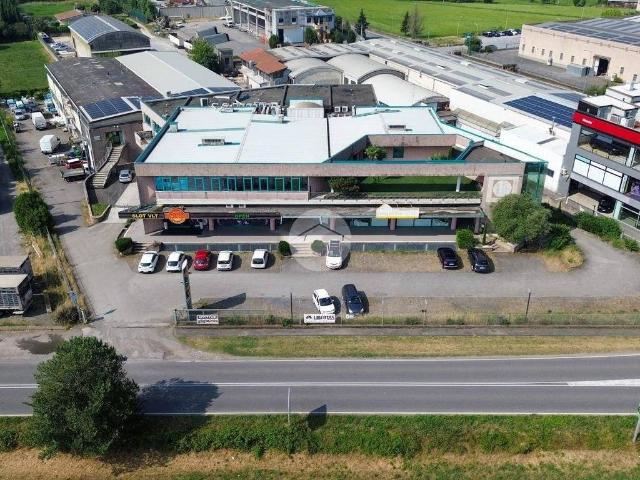 Locale Commerciale in vendita a Molinetto, Mazzano