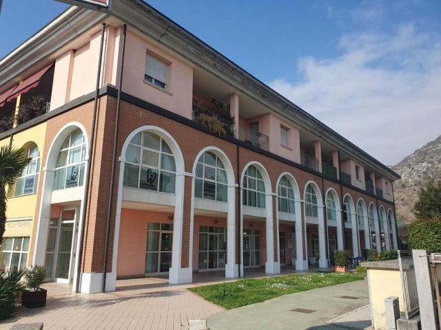 Locale Commerciale in vendita a Mazzano, Lombardia