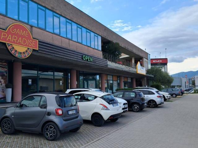 Locale Commerciale in vendita a Molinetto, Mazzano
