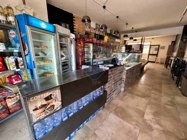 Locale Commerciale in vendita a Mazzarrone, Sicilia