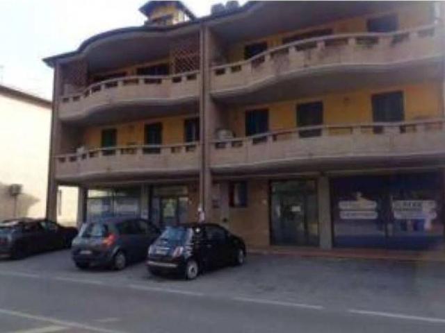 Locale Commerciale in vendita a Felegara, Parma