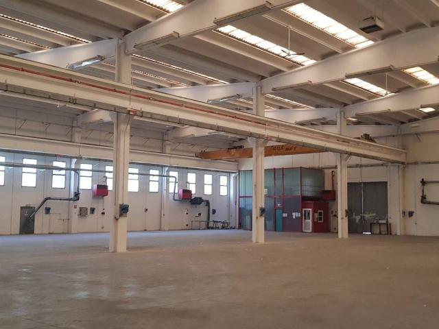 Locale Commerciale in vendita a Medesano