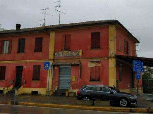 Locale Commerciale in vendita a Nuovo Circondario Imolese, Medicina