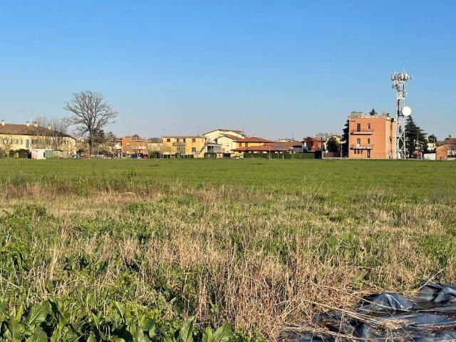 Locale Commerciale in vendita a Nuovo Circondario Imolese, Medicina