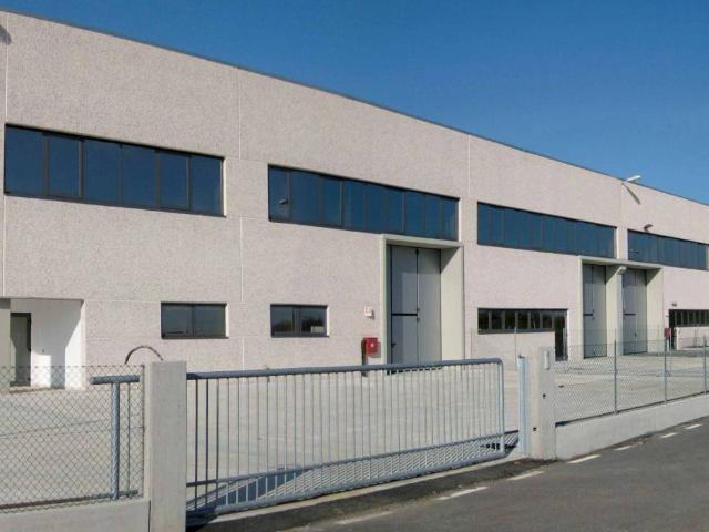 Locale Commerciale in vendita a Nuovo Circondario Imolese, Medicina