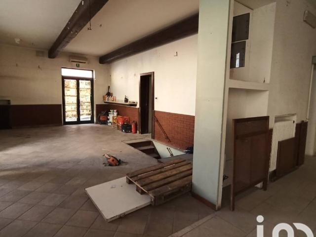 Locale Commerciale in vendita a Nuovo Circondario Imolese, Medicina