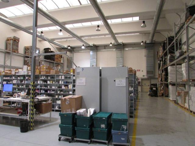 Locale Commerciale in vendita a Cascina Saresano, Mediglia