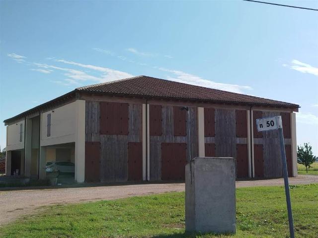 Locale Commerciale in vendita a Unione Comuni Modenesi Area Nord, Medolla