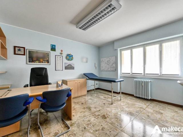 Locale Commerciale in vendita a Melegnano, Lombardia