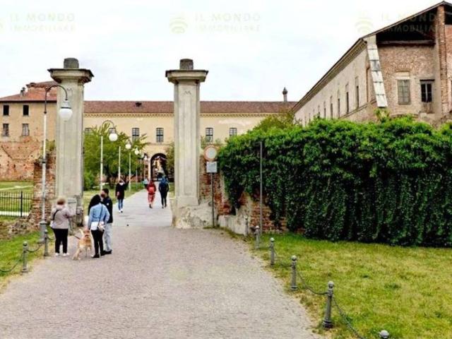 Locale Commerciale in vendita a Melegnano, Lombardia