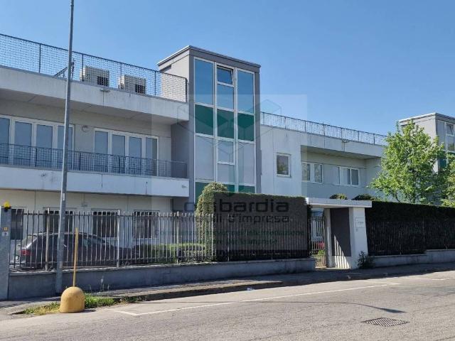 Locale Commerciale in vendita a Melegnano, Lombardia