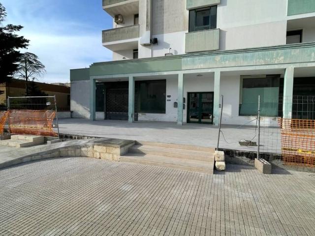 Locale Commerciale in vendita a Puglia, Lecce
