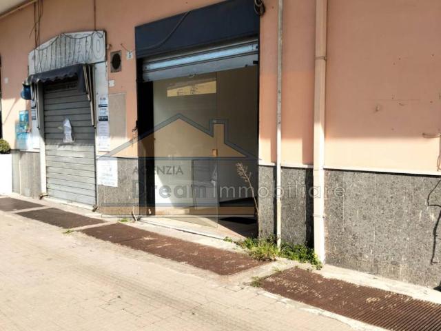 Locale Commerciale in vendita a Melito Di Napoli, Campania