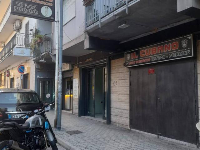 Locale Commerciale in vendita a Melito Di Napoli, Campania