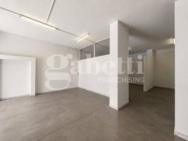 Locale Commerciale in vendita a Rione 219, Melito Di Napoli