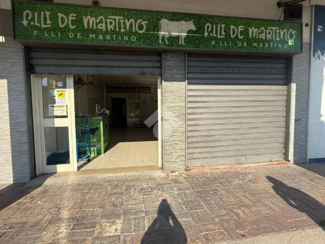 Locale Commerciale in vendita a Rione 219, Melito Di Napoli