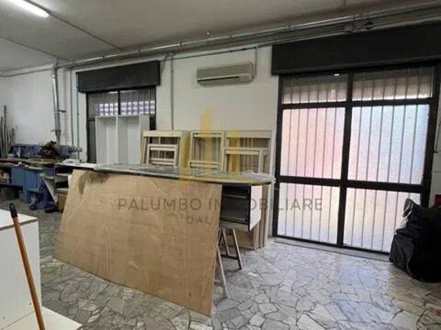 Locale Commerciale in vendita a Rione 219, Melito Di Napoli