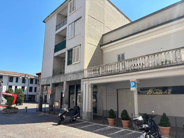 Locale Commerciale in vendita a Melzo, Lombardia