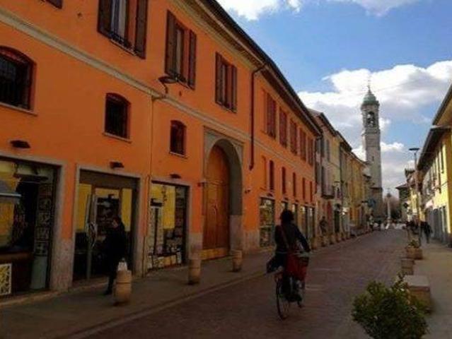 Locale Commerciale in vendita a Melzo, Lombardia