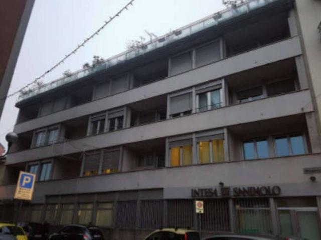 Locale Commerciale in vendita a Melzo, Lombardia