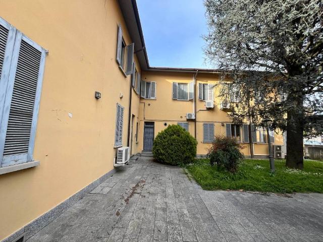 Locale Commerciale in vendita a Melzo, Lombardia
