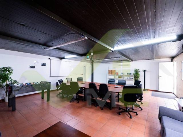 Locale Commerciale in vendita a Melzo, Lombardia