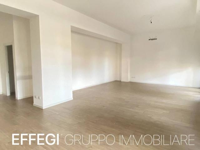 Locale Commerciale in vendita a Melzo, Lombardia