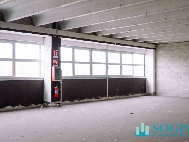 Locale Commerciale in vendita a Melzo, Lombardia