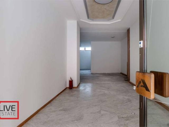 Locale Commerciale in vendita a Burggrafenamt - Burgraviato, Merano - Meran