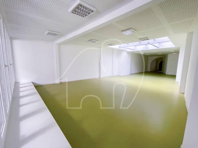 Locale Commerciale in vendita a Burggrafenamt - Burgraviato, Merano - Meran