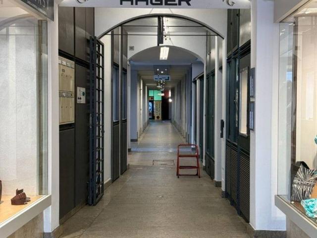 Locale Commerciale in vendita a Burggrafenamt - Burgraviato, Merano - Meran