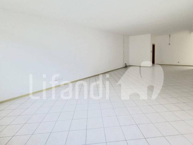 Locale Commerciale in vendita a Burggrafenamt - Burgraviato, Merano - Meran