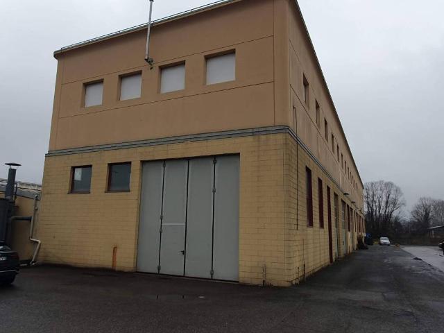 Locale Commerciale in vendita a Pagnano, Merate