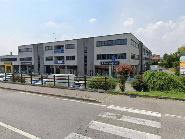 Locale Commerciale in vendita a Pagnano, Merate