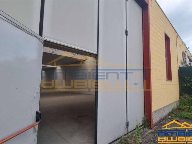 Locale Commerciale in vendita a Pagnano, Merate