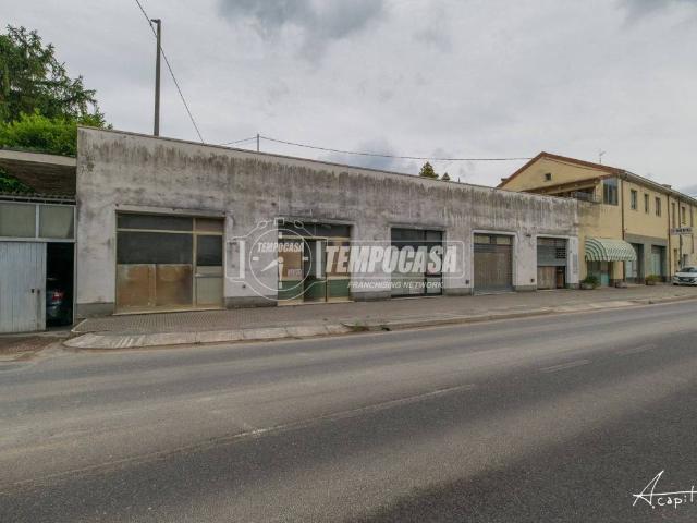 Locale Commerciale in vendita a Unione dei comuni Valle del Savio, Mercato Saraceno