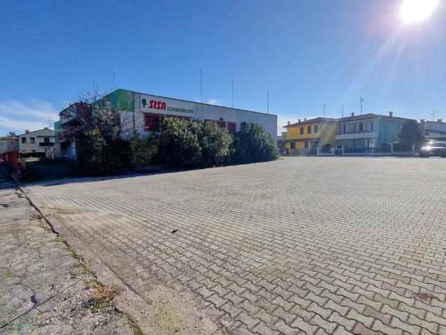 Locale Commerciale in vendita a Merlara, Veneto