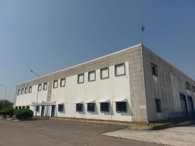 Locale Commerciale in vendita a Merlino, Lombardia