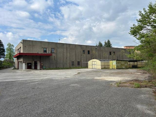 Locale Commerciale in vendita a Mojana, Merone