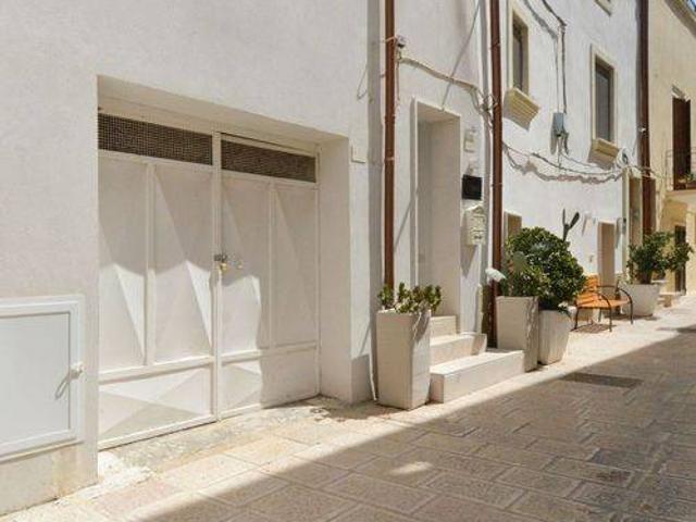 Locale Commerciale in vendita a Puglia, Brindisi