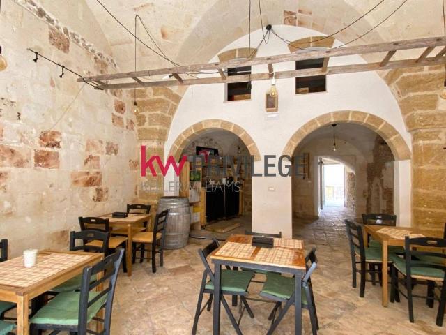 Locale Commerciale in vendita a Puglia, Brindisi