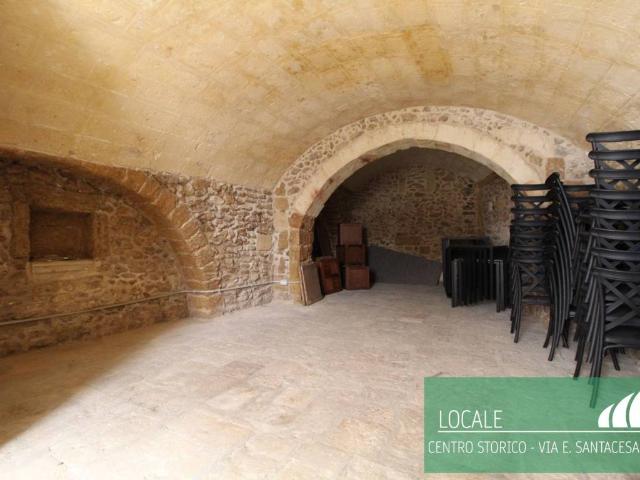 Locale Commerciale in vendita a Puglia, Brindisi