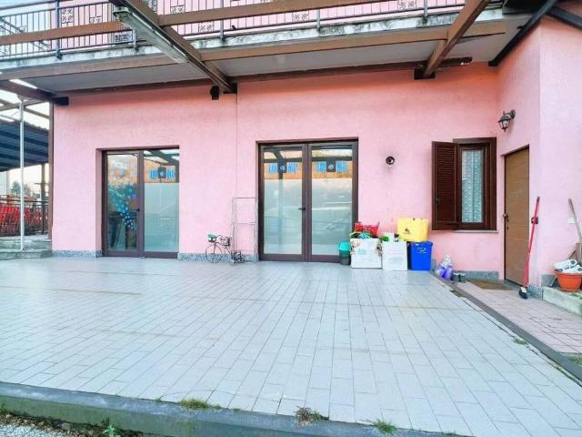 Locale Commerciale in vendita a Comunità Montana Valli del Verbano, Mesenzana