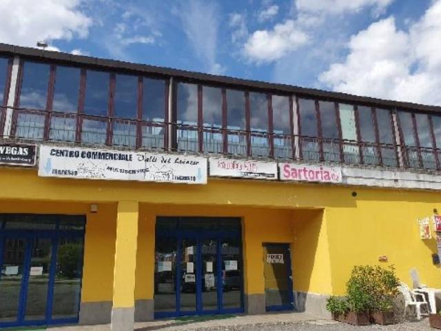 Locale Commerciale in vendita a Comunità Montana Valli del Verbano, Mesenzana