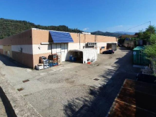 Locale Commerciale in vendita a Comunità Montana Valli del Verbano, Mesenzana