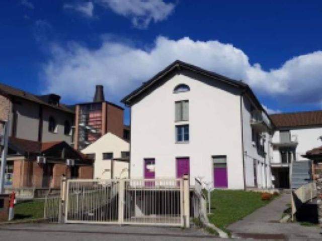 Locale Commerciale in vendita a Comunità Montana Valli del Verbano, Mesenzana