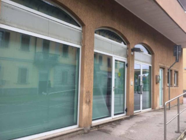 Locale Commerciale in vendita a Mesero, Lombardia